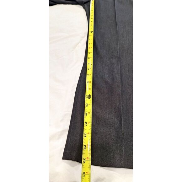 Larry Levine Ladies Gray Suit Jacket & Pant Size 12 - Picture 15 of 15